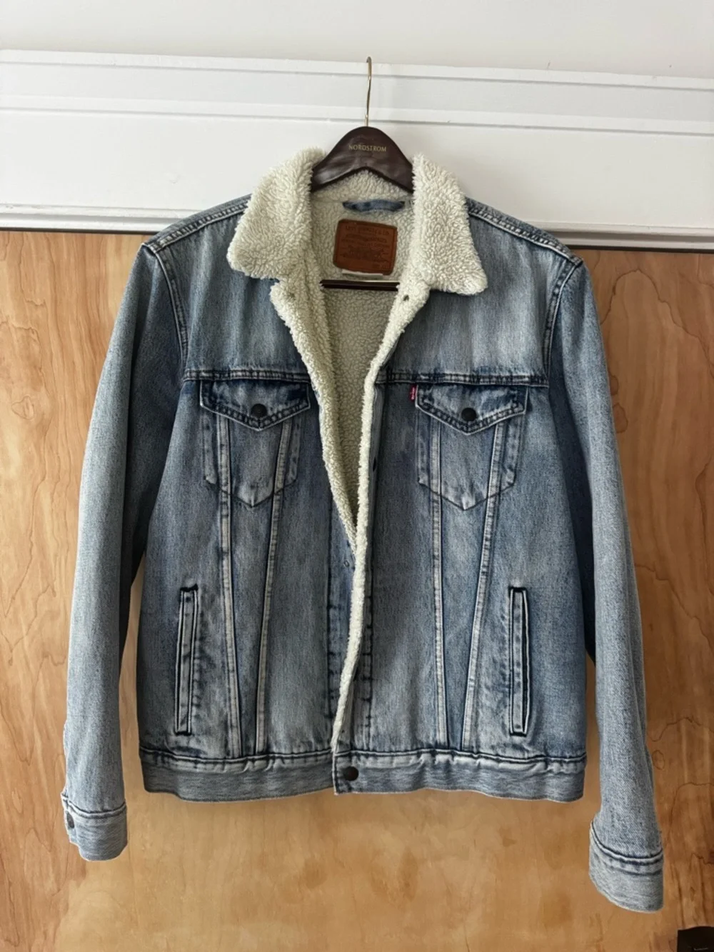 Levi's Light Blue Denim Jacket with Cream Sherpa Lining - Picture 1 of 2